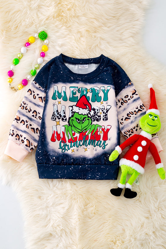 TPG40277 JEAN: Multi-printed Christmas character sweatshirt.🎄