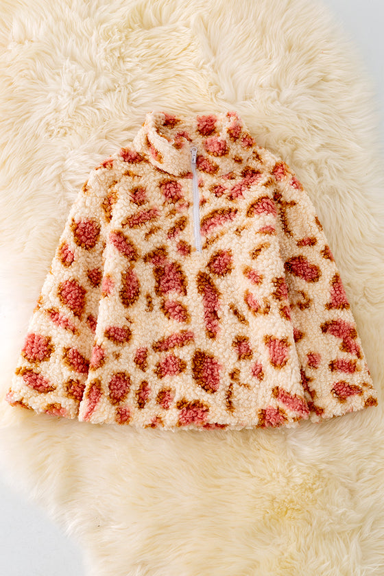 TPG40285 LOI: Spotted giraffe pullover sweater.