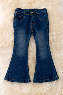  PNG50009 SOL: Dark blue washed bootcut denim pants with embroidered pocket.