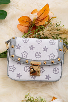  White & Light gray spike detail crossbody purse. BBG65153024 M