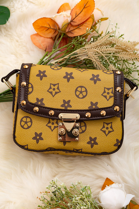 Yellow & Brown trim/ spike detail crossbody purse. BBG65153022 M