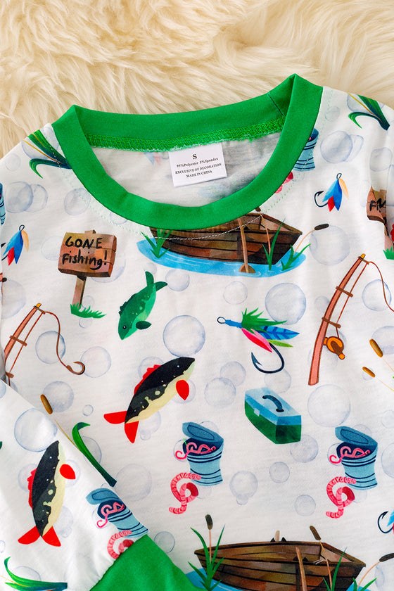 PJB40016 JEAN: Gone fishing boys printed pajamas.