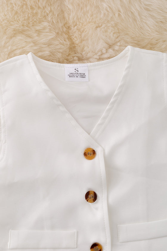 White button up vest w/simulated pockets. TPG50068 SOL