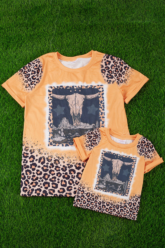 MOMM YELLOW BULLHEAD PRINTED TEE WITH CHEETAH PRINT. TPW513002-WEN