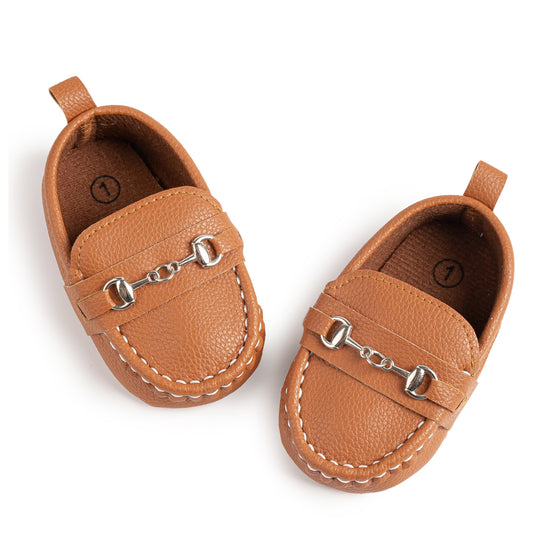 Super cute pleather baby shoes. Available in 2 colors! HMZ165