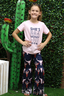  Pink graphic tee-shirt & cow skull printed fringe bottoms. OFG251323136 AMY