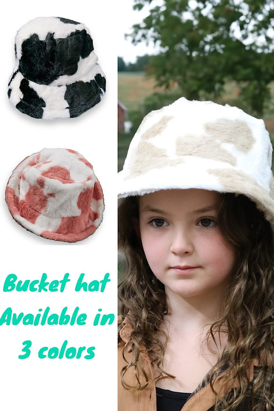 Faux fur bucket hat w/soft cow print. ACG65143003