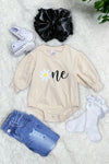 One daisy printed baby onesie with snaps. RPG65153022-sol