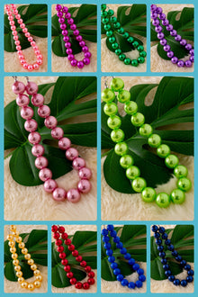  Fun bubble necklaces available in 10 colors!!! 4pcs