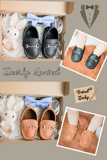  Super cute pleather baby shoes. Available in 2 colors! HMZ165