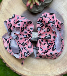  PINK ANIMAL  PRINTED HAIR BOWS. 4PCS/$10.00 BW-DSG-559